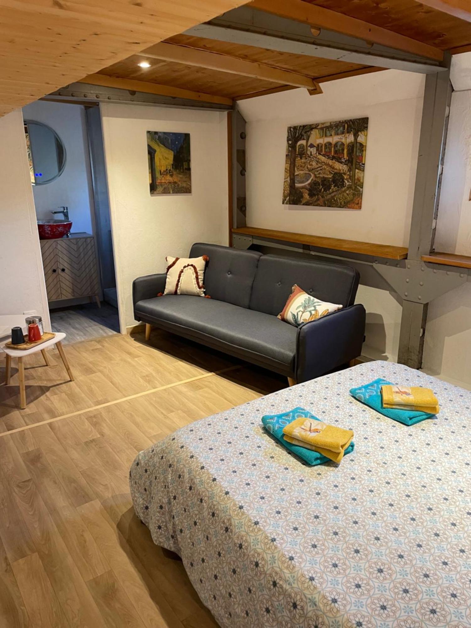 Peniche Le Pescalune - Chambre D'Hotes Arles Zewnętrze zdjęcie