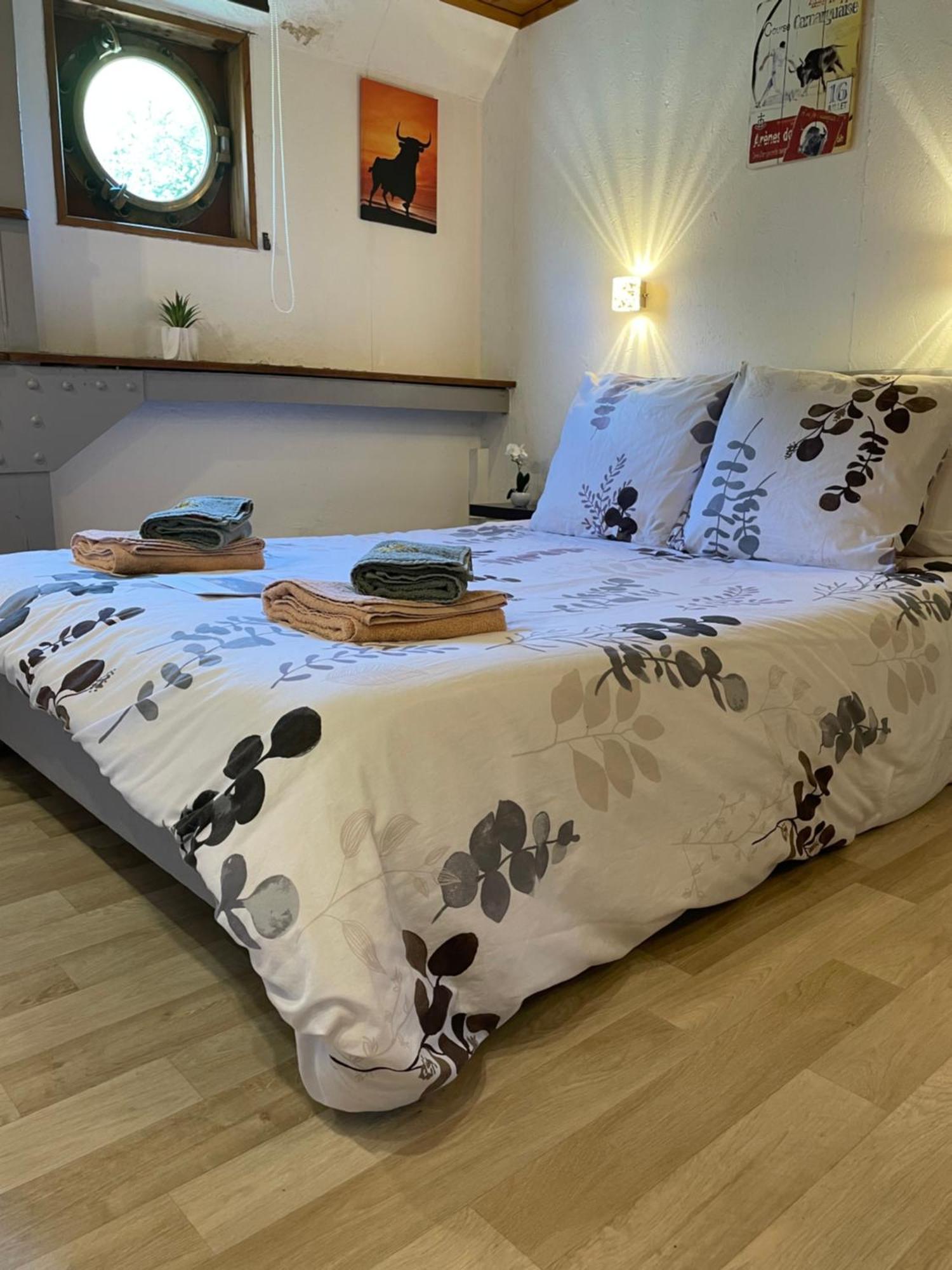 Peniche Le Pescalune - Chambre D'Hotes Arles Zewnętrze zdjęcie